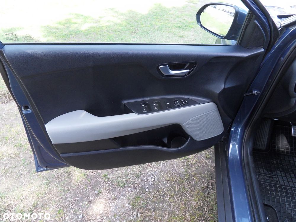 Kia Stonic 1.6 CRDi Vision - 12