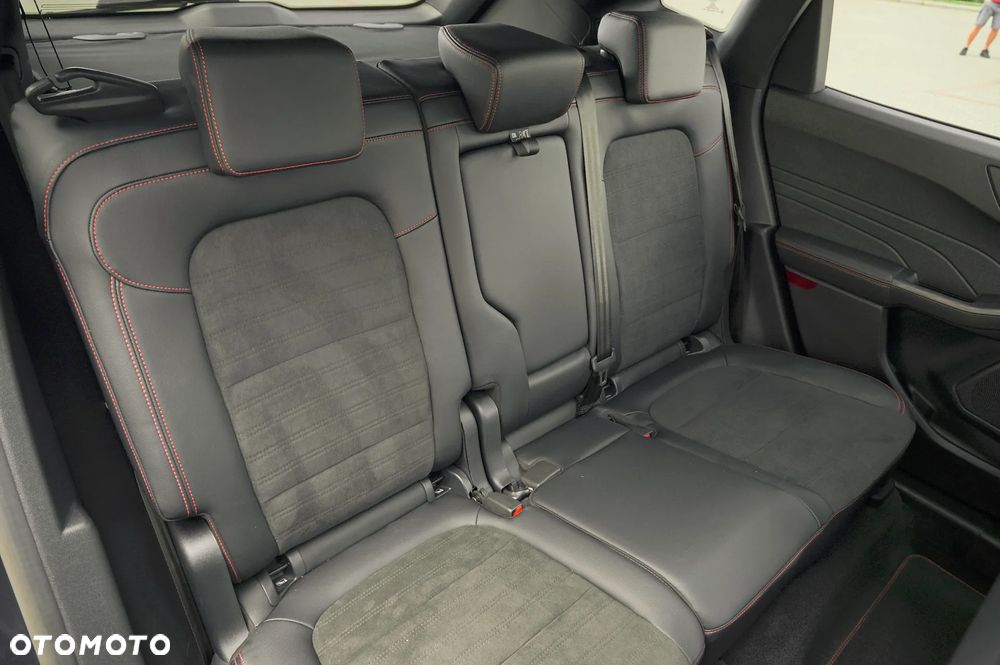 Ford Kuga 2.0 EcoBlue 4x4 ST-LINE X - 25