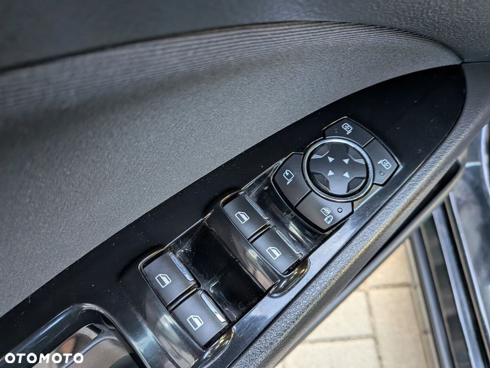 Ford Mondeo - 12