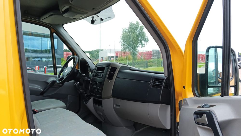 Volkswagen CRAFTER 6 osób BRYGADÓWKA - 6