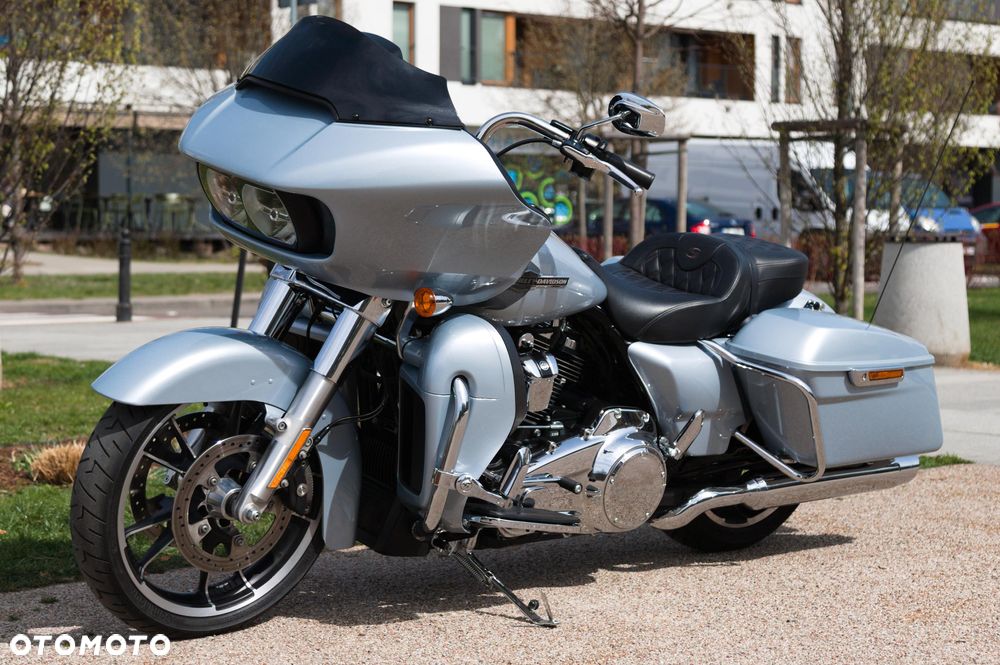Harley-Davidson Touring Road Glide - 4