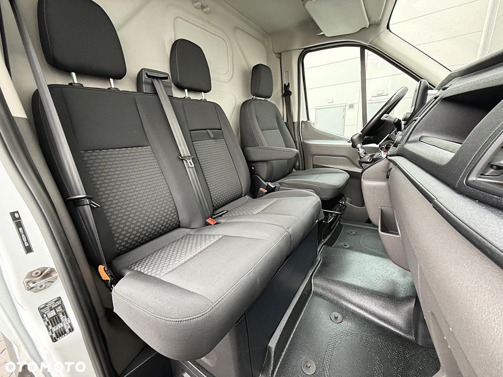 Ford Transit - 25