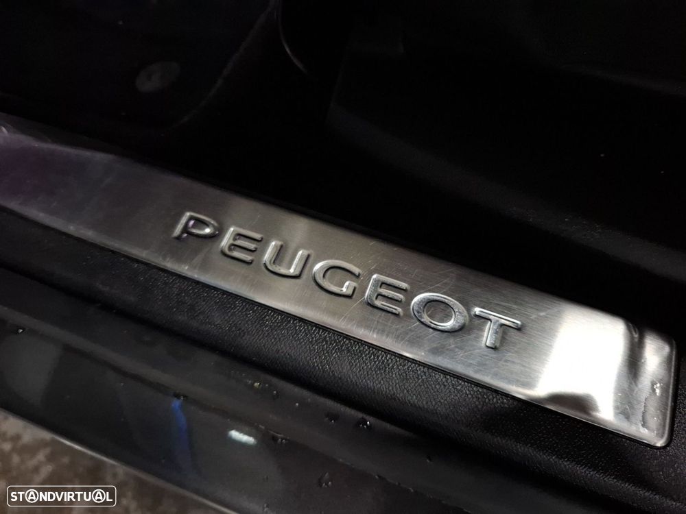 Peugeot 3008 1.6 Hybrid GT e-EAT8 - 29
