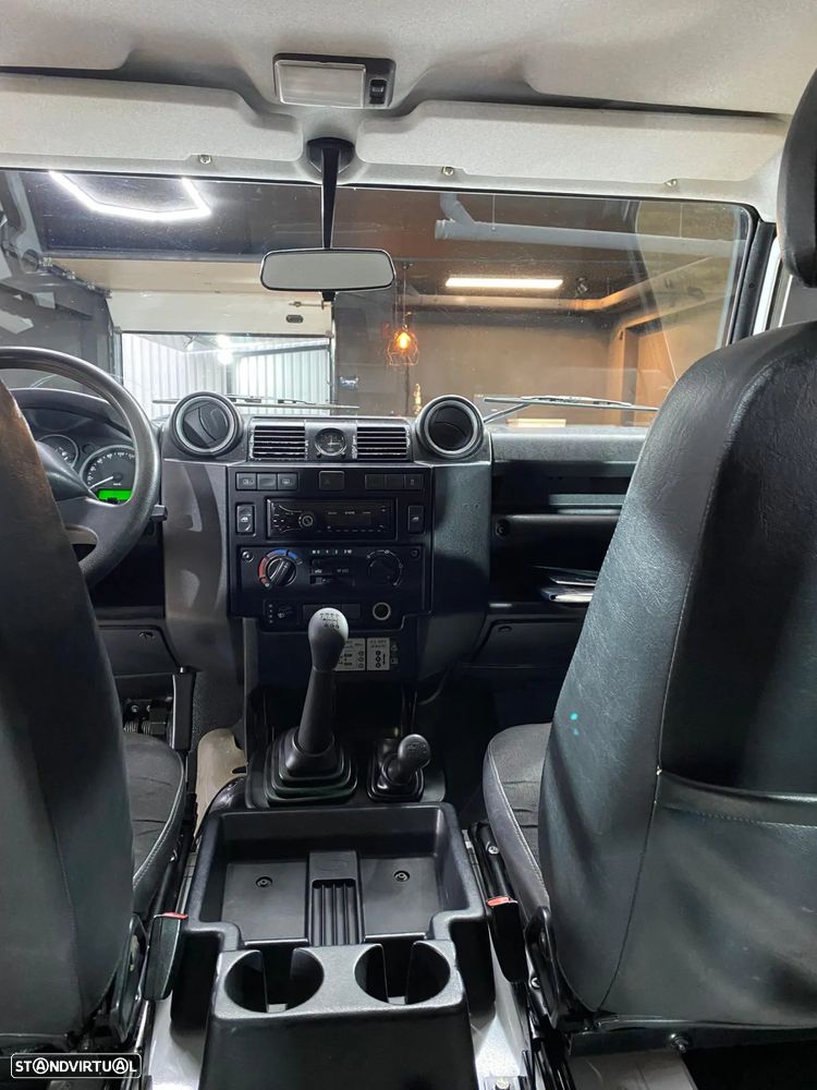 Land Rover Defender 110 DPF E - 8