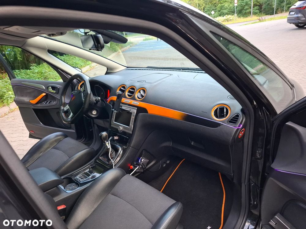 Ford S-Max - 16
