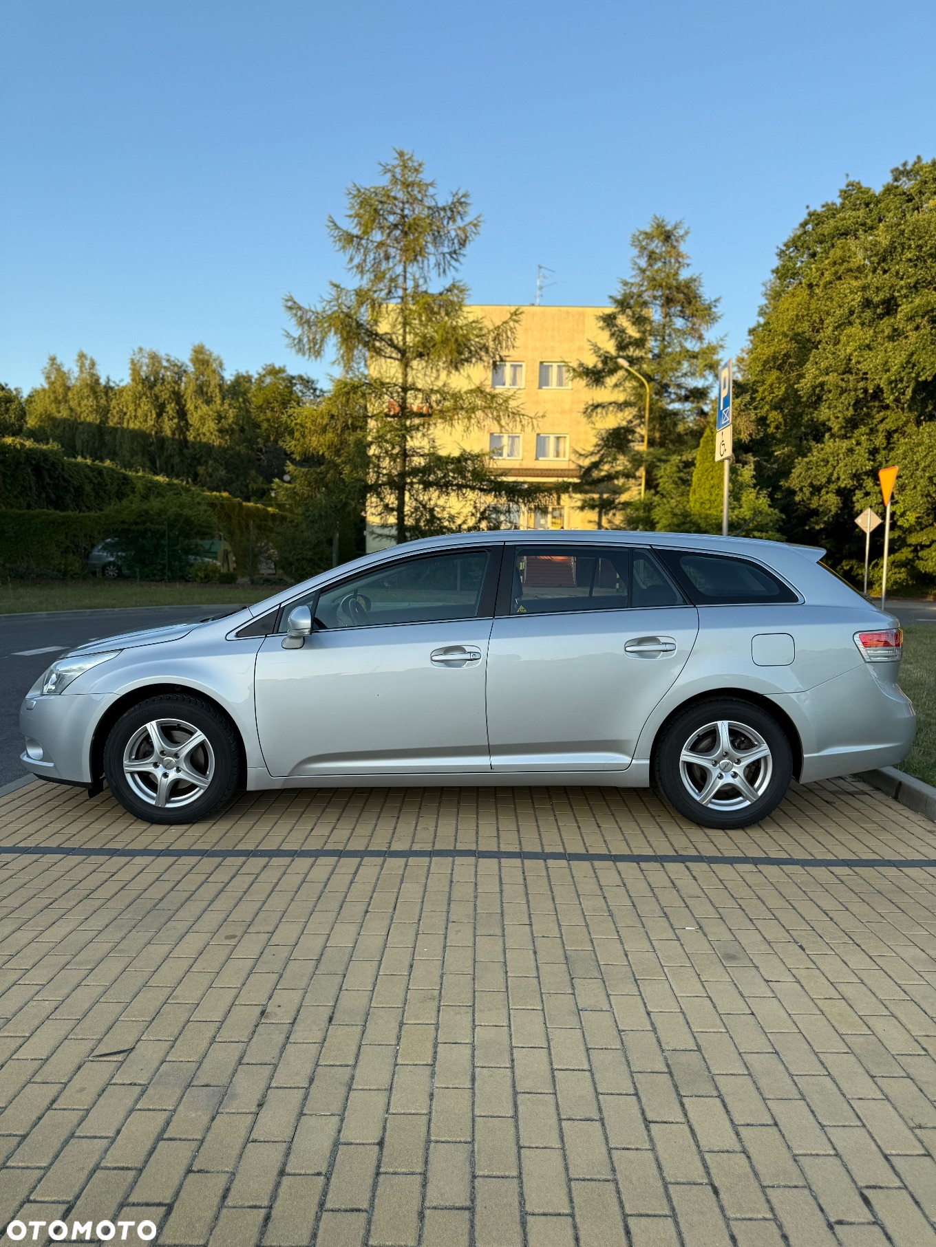 Toyota Avensis 1.6 Active - 7