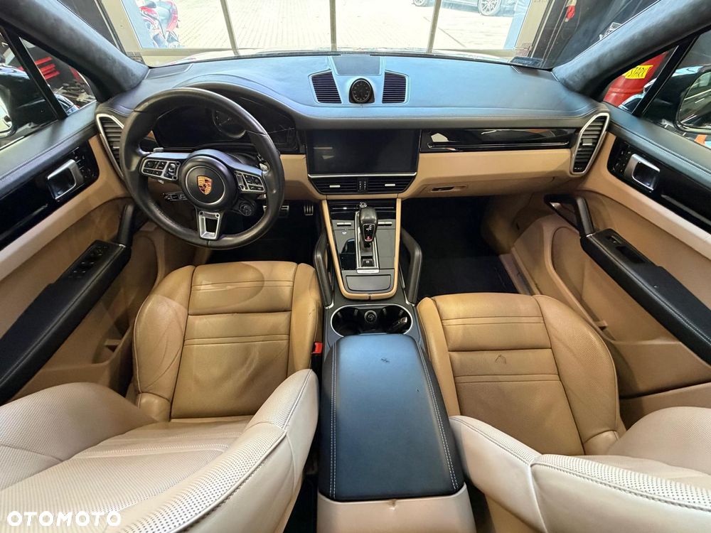 Porsche Cayenne - 10