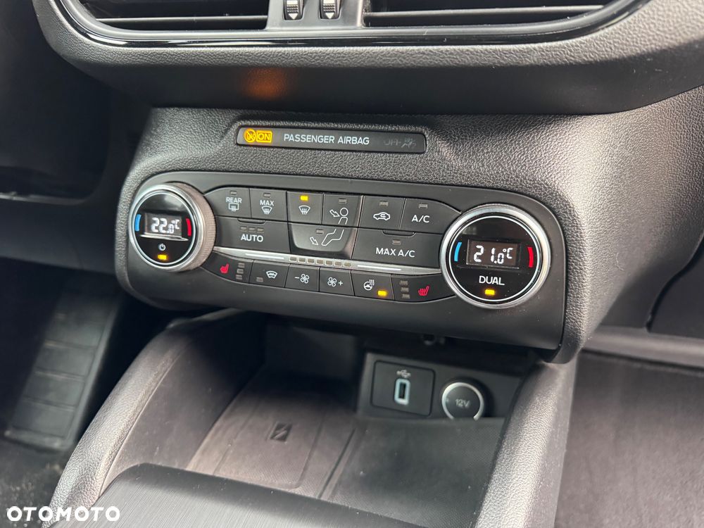 Ford Focus 1.5 EcoBlue Start-Stopp-System ST-LINE STYLE - 22