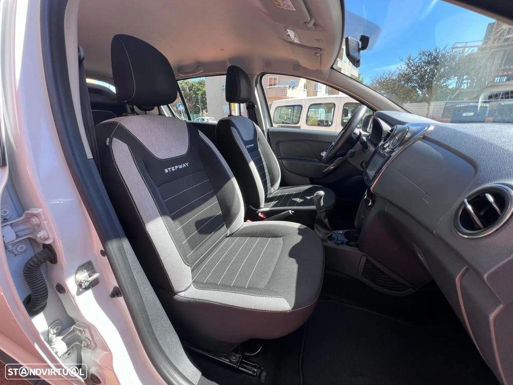 Dacia Sandero - 7