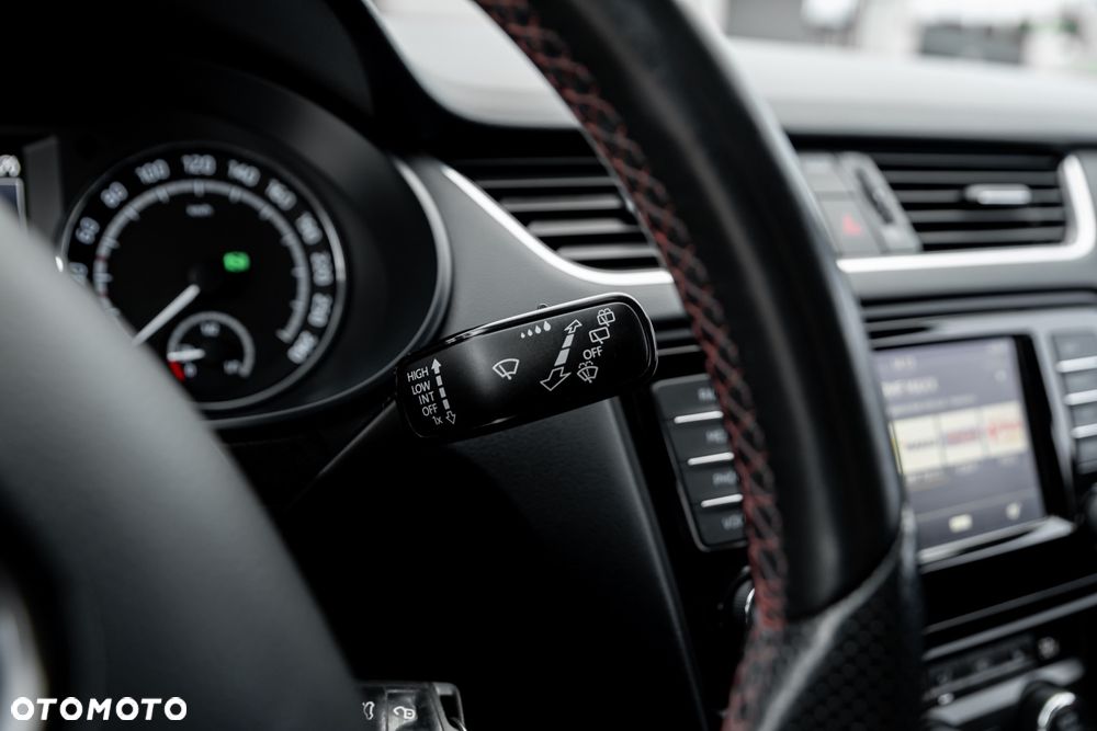 Skoda Octavia 2.0 TDI RS Challenge DSG - 31