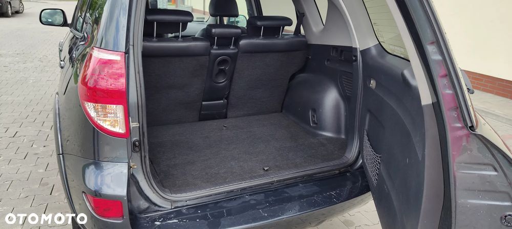 Toyota RAV4 2.2 D-4D Sol 180 - 16