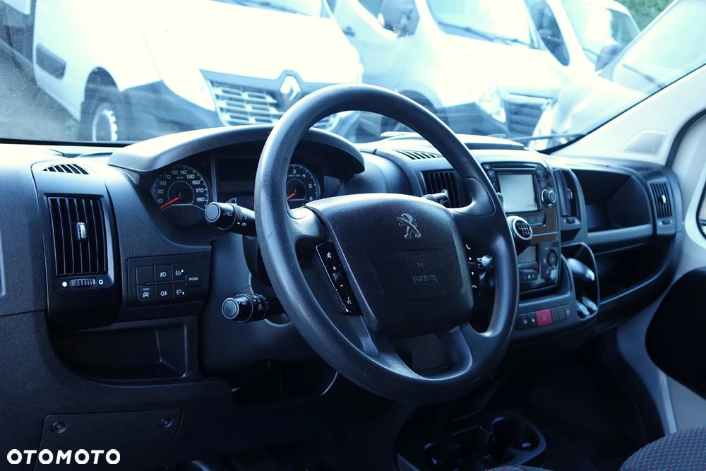 Peugeot Boxer 3-osobowy L4H2 najdłuższy - 10