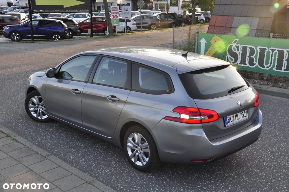 Peugeot 308 PureTech 130 GPF Stop & Start Allure Business-Paket - 21