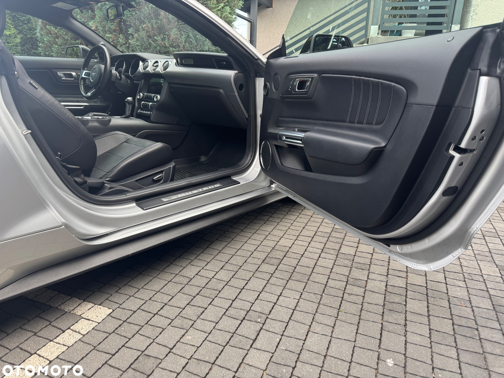 Ford Mustang 2.3 Eco Boost - 25
