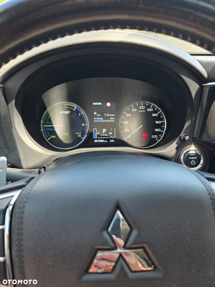 Mitsubishi Outlander Intense + - 13