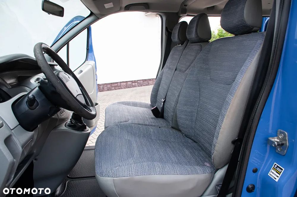 Renault Trafic 2.0 dCi 115 FAP Grand Passenger Black Edition - 28