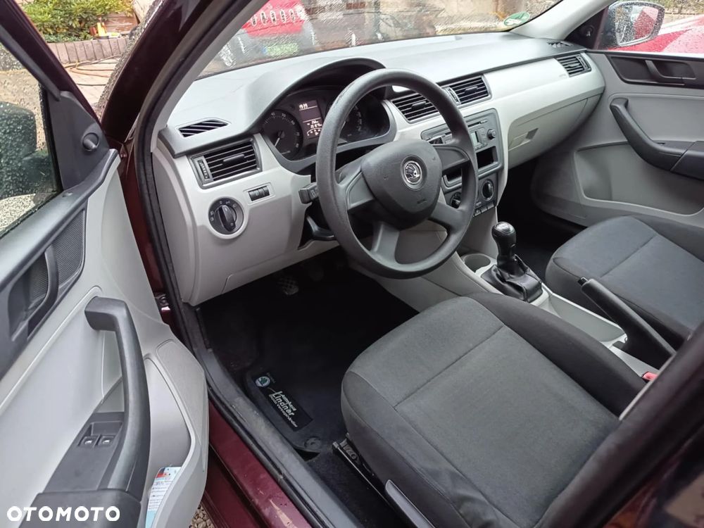 Skoda RAPID 1.2 TSI Edition - 12