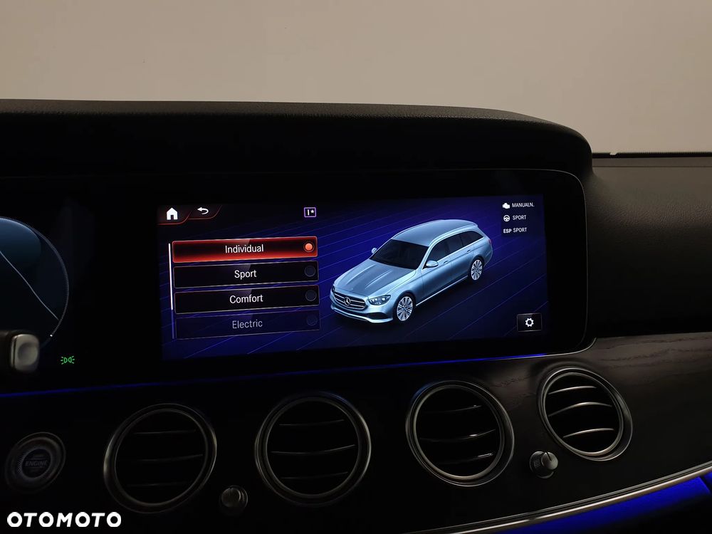 Mercedes-Benz Klasa E 300 de 4Matic 9G-TRONIC AMG Line - 22