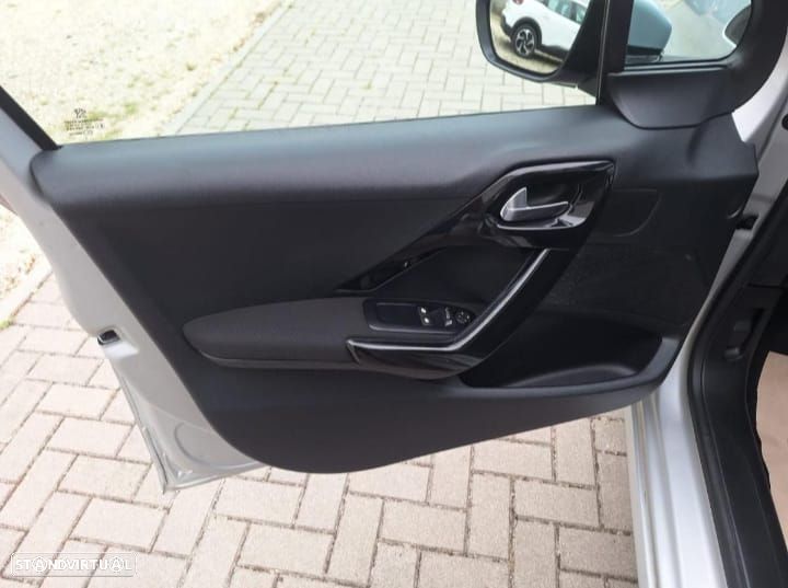 Peugeot 208 1.4 HDi - 8