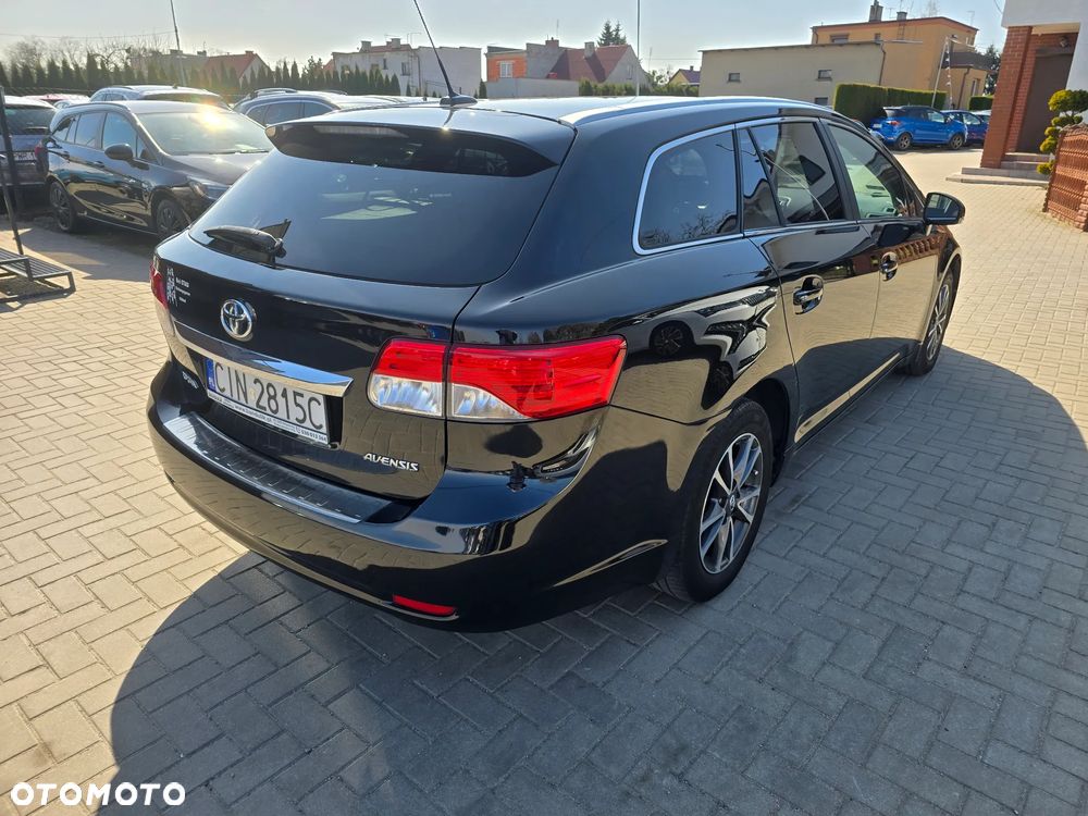 Toyota Avensis - 4