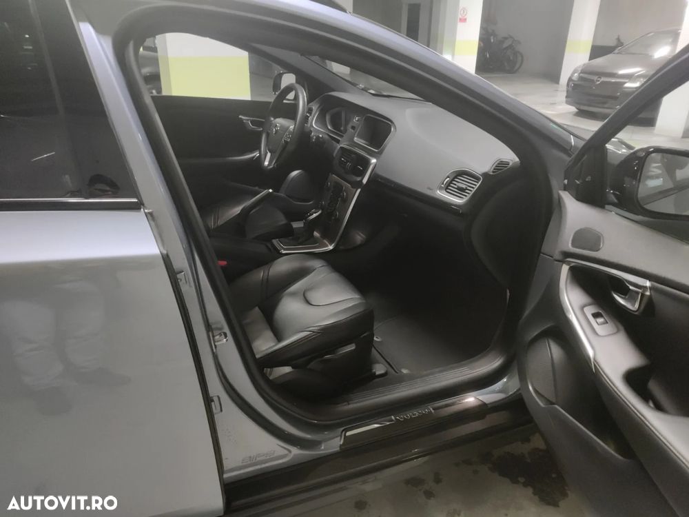 Volvo V40 T5 VEA AWD Aut Momentum - 17