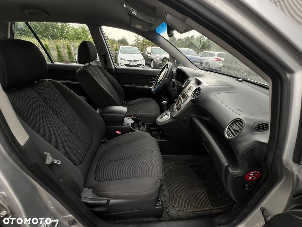 Kia Carens - 16
