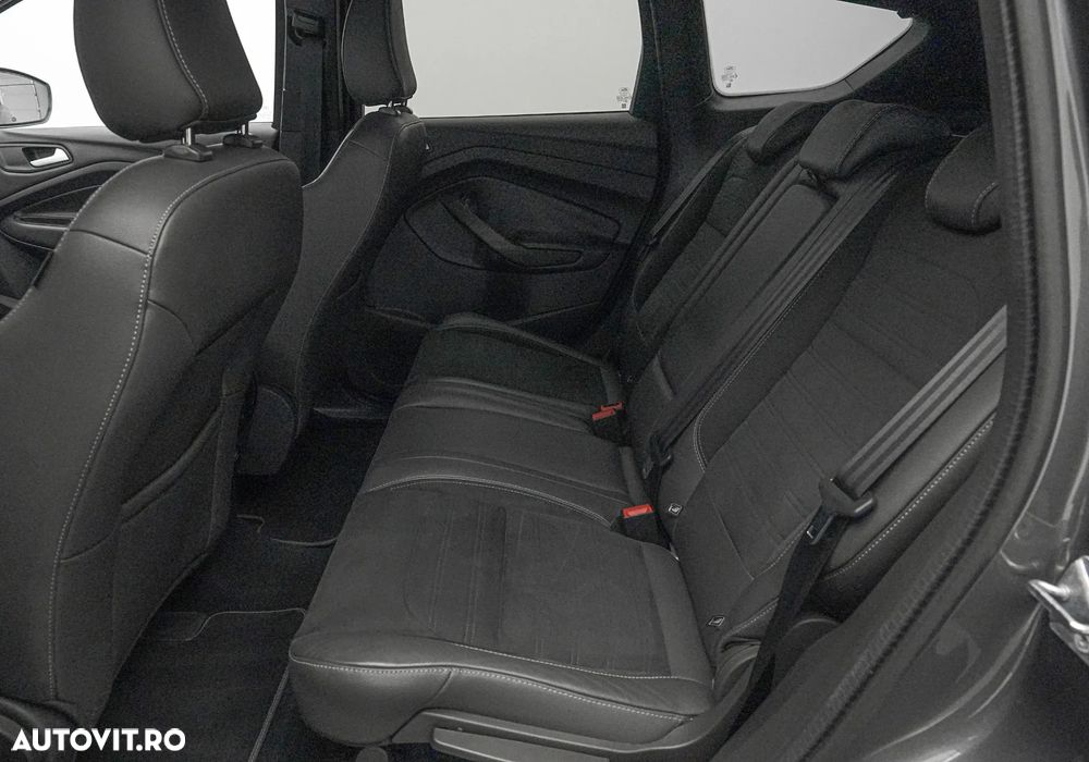 Ford Kuga 2.0 TDCi 4WD Powershift ST-Line - 16