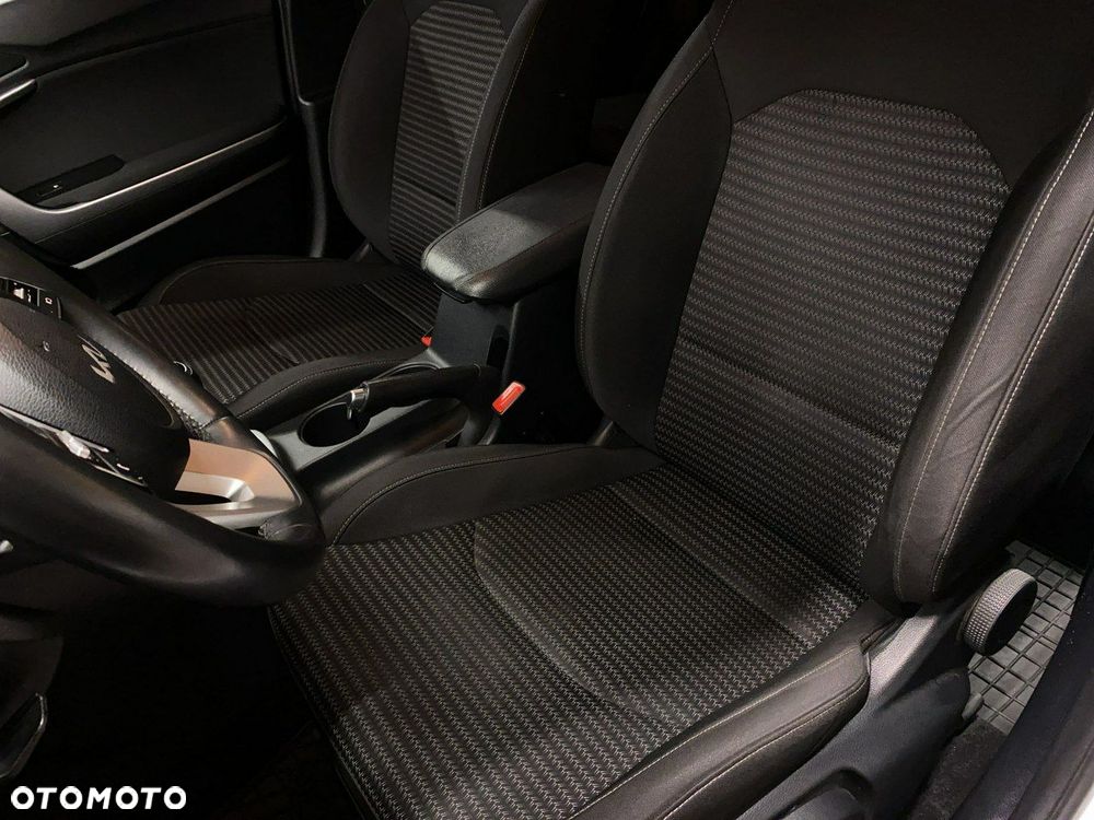 Kia Ceed - 32