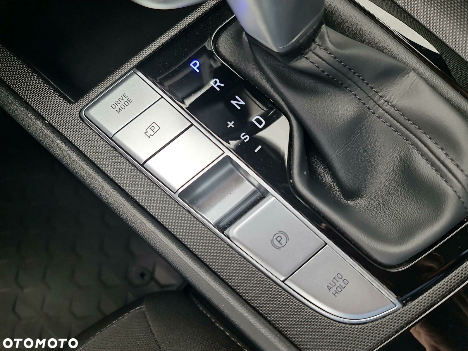 Hyundai Elantra 1.6 Smart CVT - 24