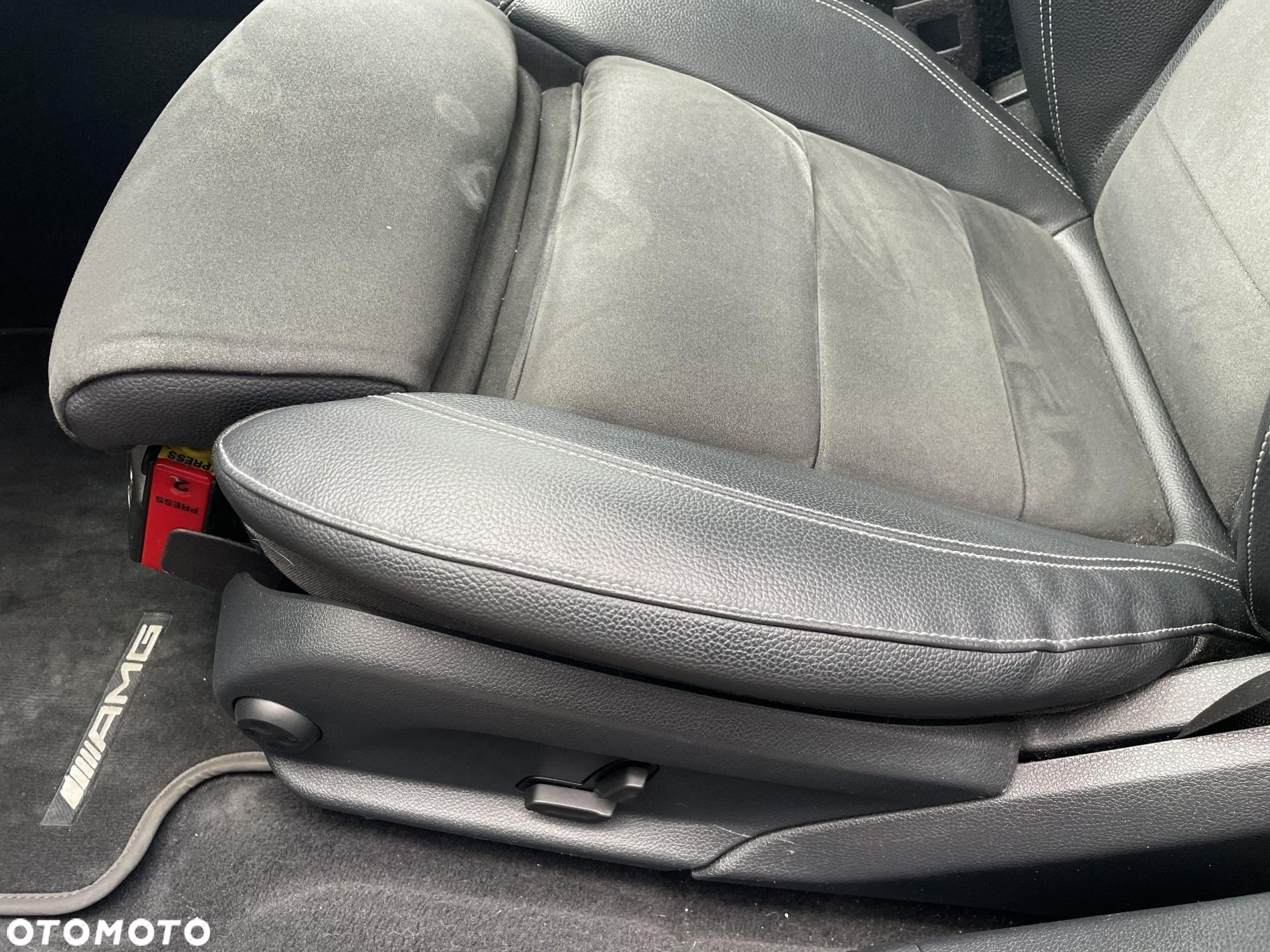 Mercedes-Benz Klasa E 220 d 4-Matic 9G-TRONIC - 12