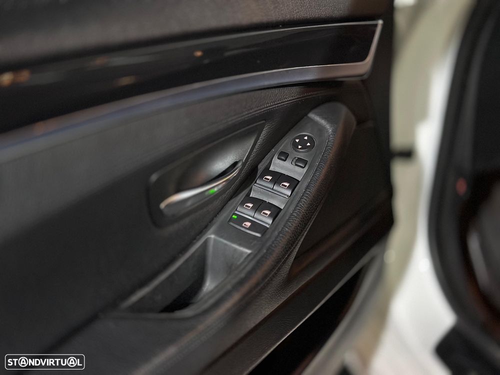 BMW 520 d Auto - 13