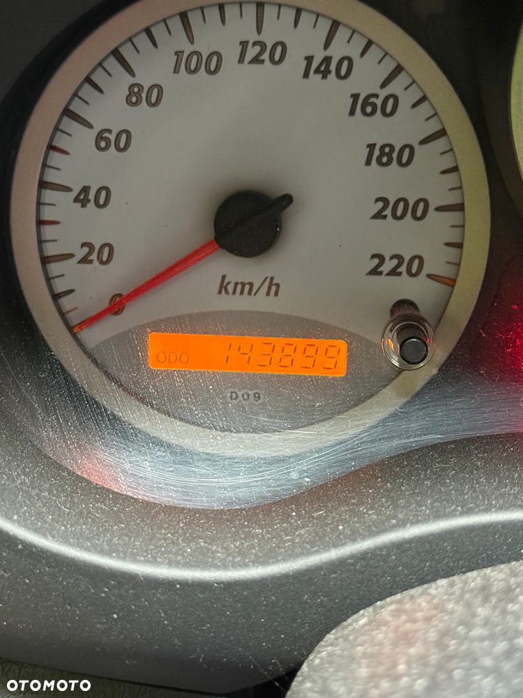 Toyota RAV4 2.0 VVT-i 4x4 - 4