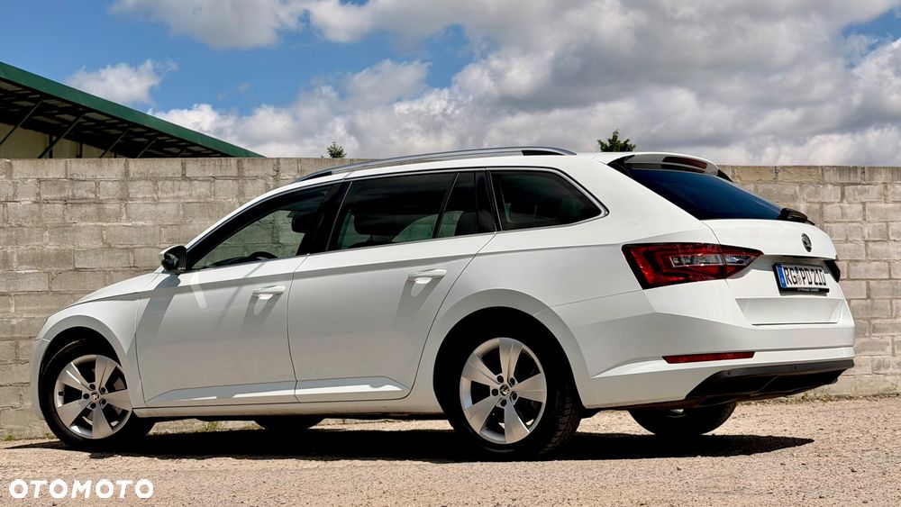 Skoda Superb 2.0 TDI DSG Premium Edition - 8