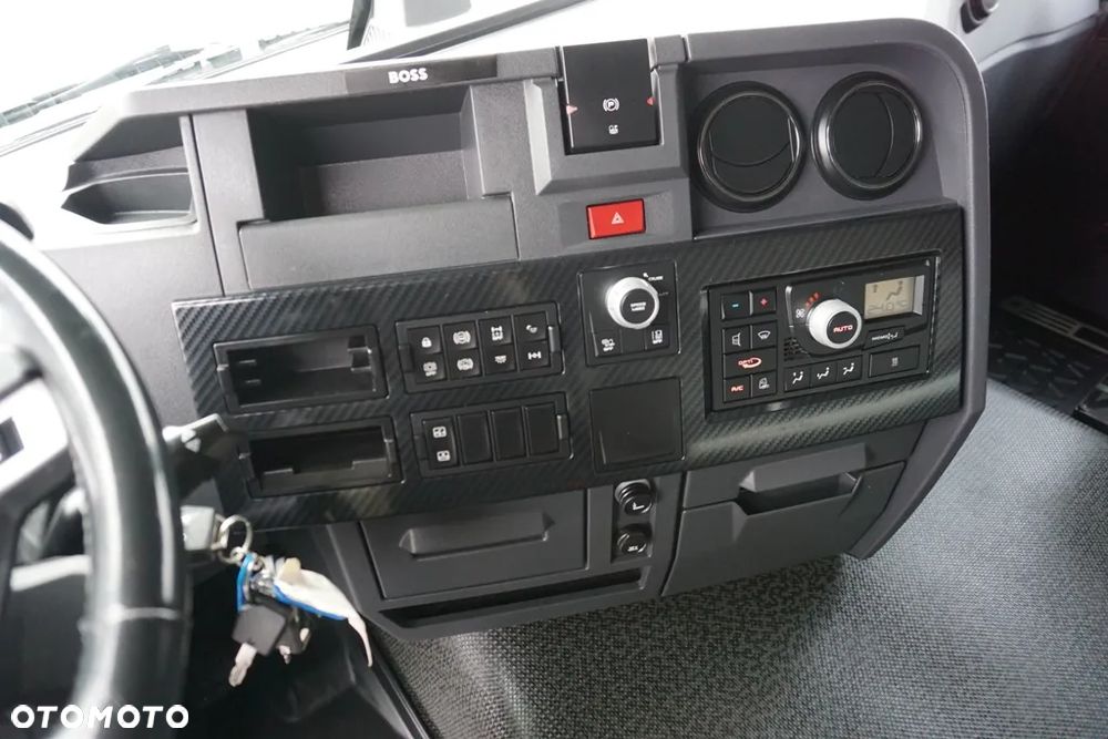 Renault T 460 / EURO 6 / ACC / SLEEPER CAB - 29