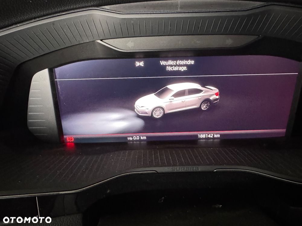 Skoda Superb 2.0 TSI DSG L&K - 26