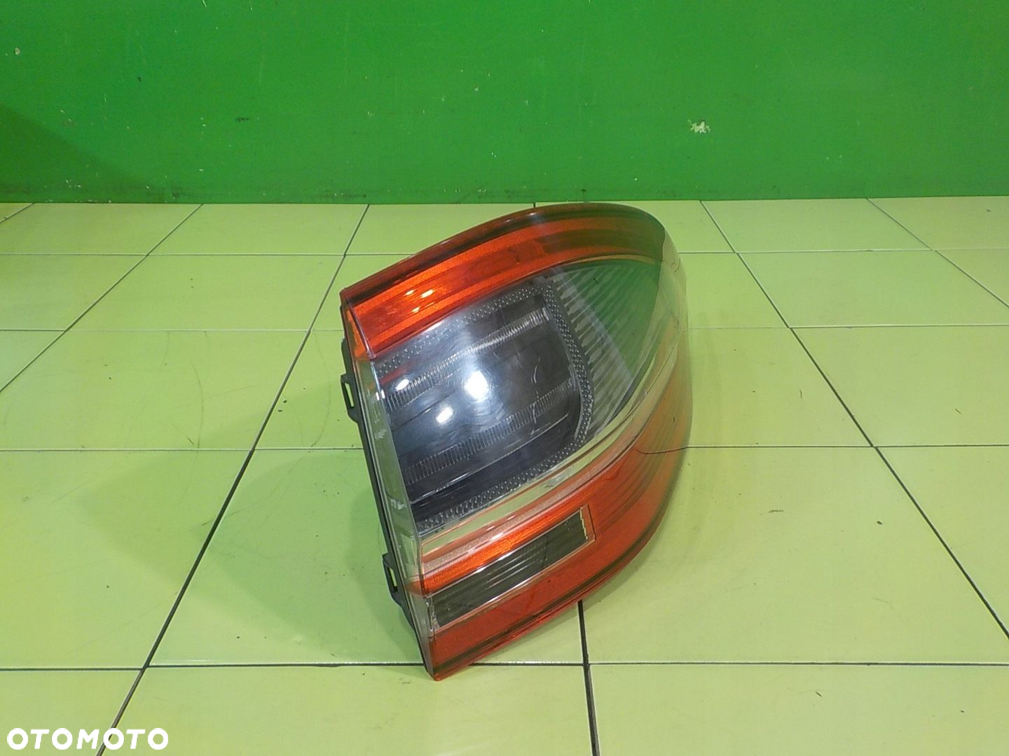 FORD S-MAX LIFT 2.0 TDCI 12r 5D lampa prawa tyl 173187-02 - 2