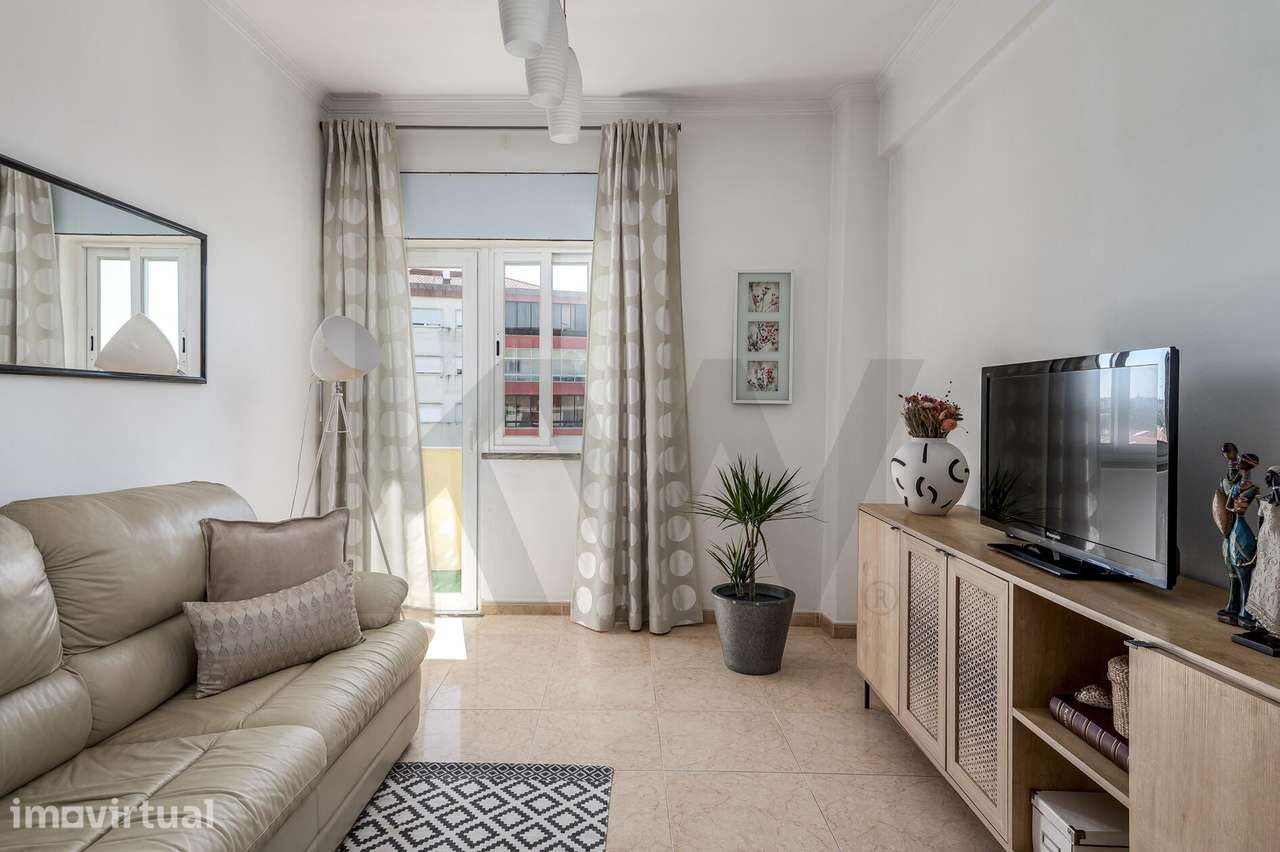 Apartamento T2 com 2 varandas no centro da Amora, Seixal - Grande imagem: 4/21