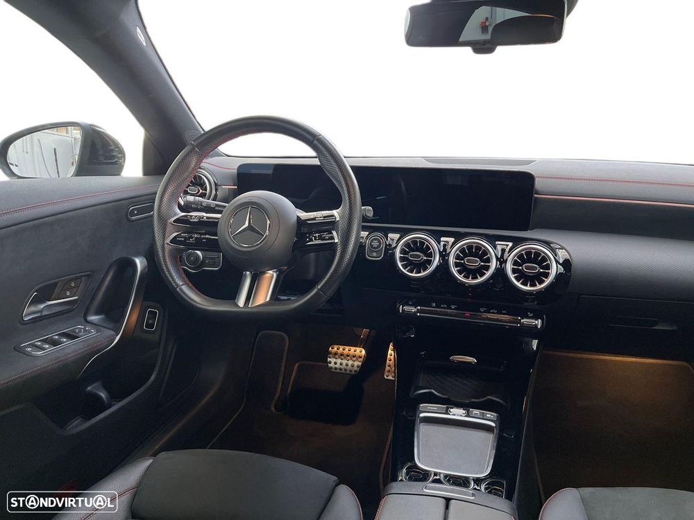 Mercedes-Benz CLA 180 d Shooting Brake AMG Line Aut. - 13