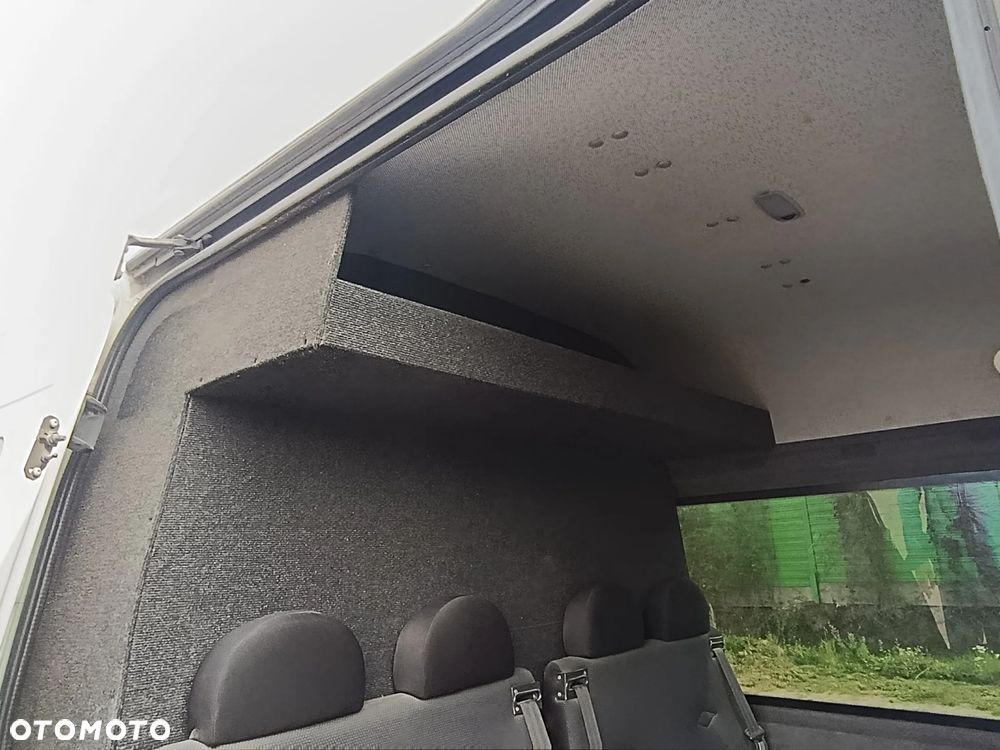 Mercedes-Benz Sprinter - 15
