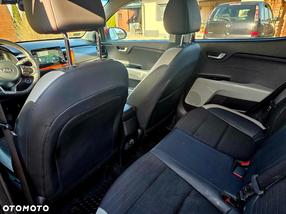 Kia Stonic 1.6 CRDi L - 11