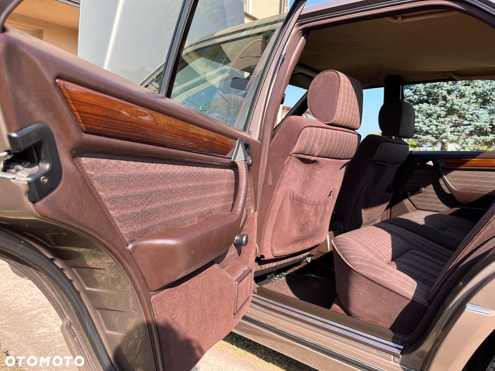 Mercedes-Benz W124 (1984-1993) - 14