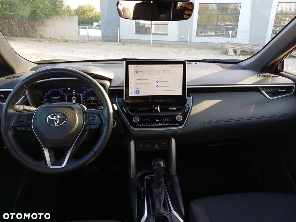 Toyota Corolla Cross - 11