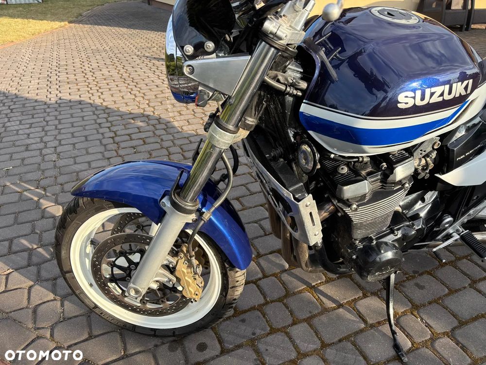 Suzuki GSX - 4