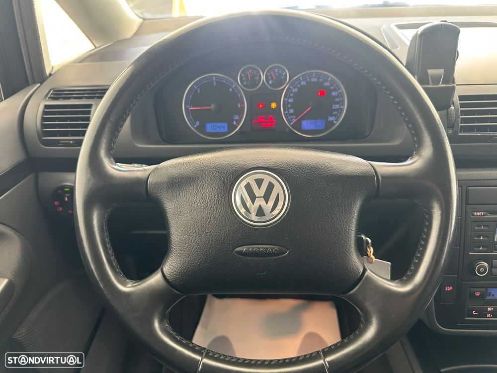 VW Sharan 2.0 TDI Confortline - 16