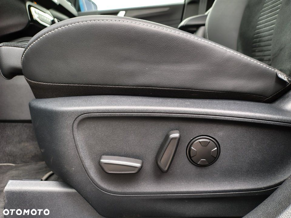 Ford Kuga - 21