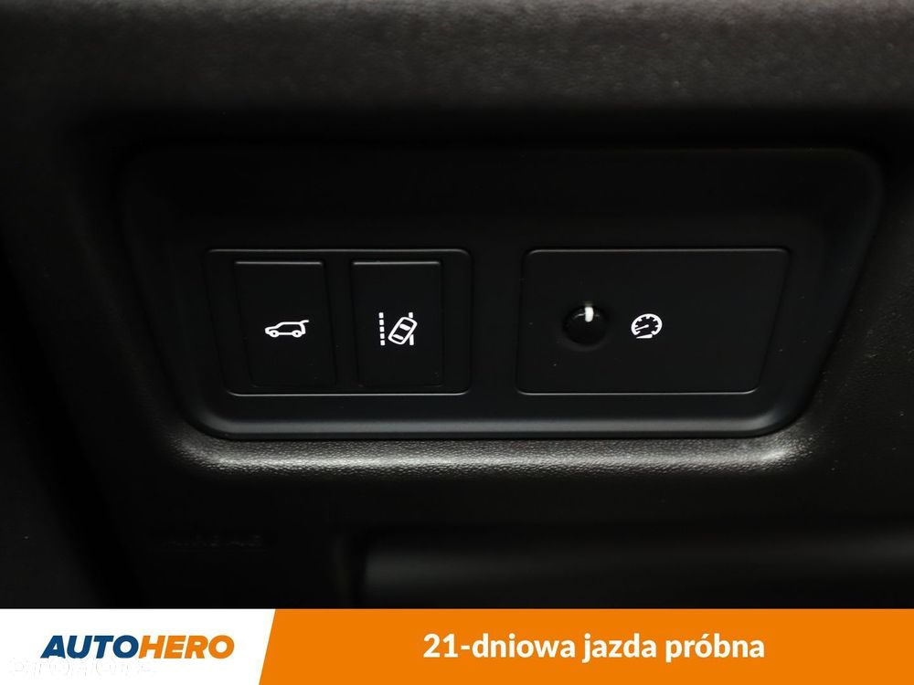 Land Rover Discovery Sport 2.0 TD4 SE - 32