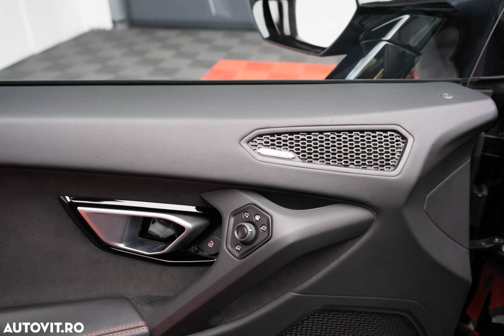 Lamborghini Huracan EVO Spyder - 15