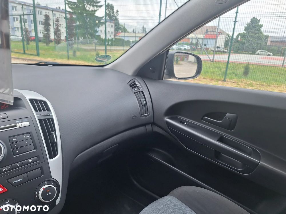Kia Ceed 1.4 CVVT Spirit - 18