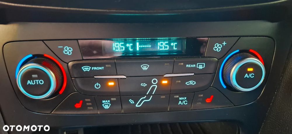 Ford Focus 1.5 EcoBoost ST-Line Business - 24