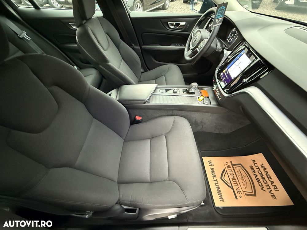 Volvo V60 B3 B DKG Momentum Pro - 26